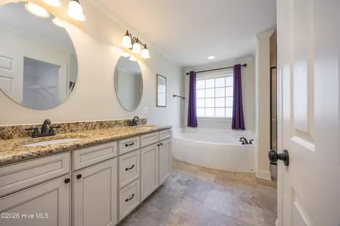 Bath - 111 New Pine Ln, Clinton, NC 28328 photo 1 of 3