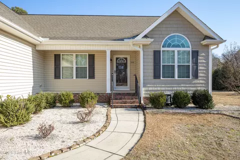 Exterior - 111 New Pine Ln, Clinton, NC 28328 photo 3 of 6