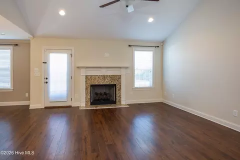 Living - 111 New Pine Ln, Clinton, NC 28328 photo 2 of 4