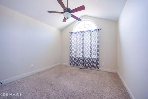 Bedroom - 111 New Pine Ln, Clinton, NC 28328 photo 3 of 6