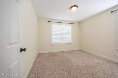 Bedroom - 111 New Pine Ln, Clinton, NC 28328 photo 5 of 6