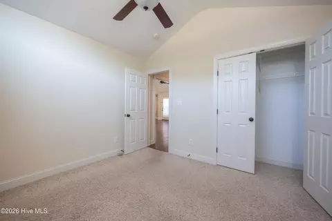 Bedroom - 111 New Pine Ln, Clinton, NC 28328 photo 4 of 6