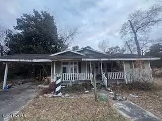404 E Pollock St, Warsaw, NC 28398