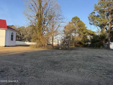 372 W Pantego St, Belhaven, NC 27810