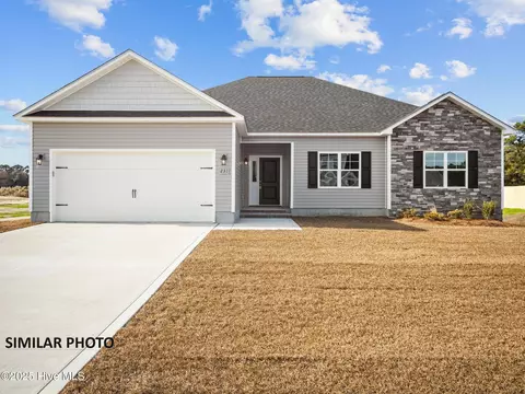 712 Quiet Meadow Dr, Jacksonville, NC 28546
