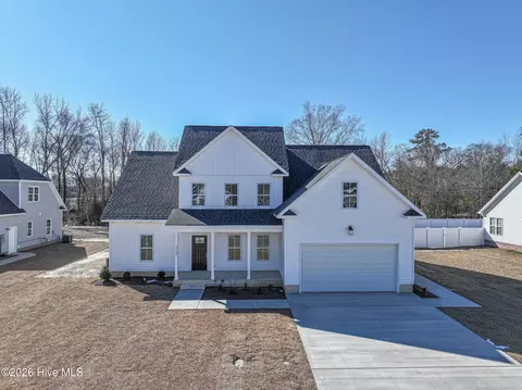 3267 School View Dr, Farmville, NC 27828