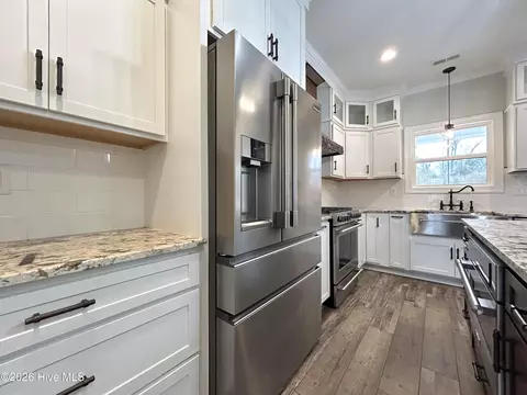 Kitchen - 1269 Deep Bottom Rd, Wallace, NC 28466 photo 5 of 11