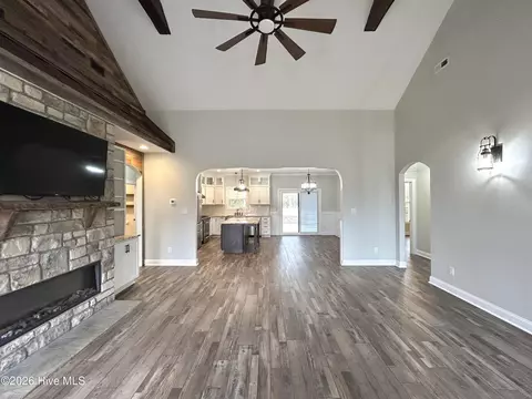 Living - 1269 Deep Bottom Rd, Wallace, NC 28466 photo 6 of 7
