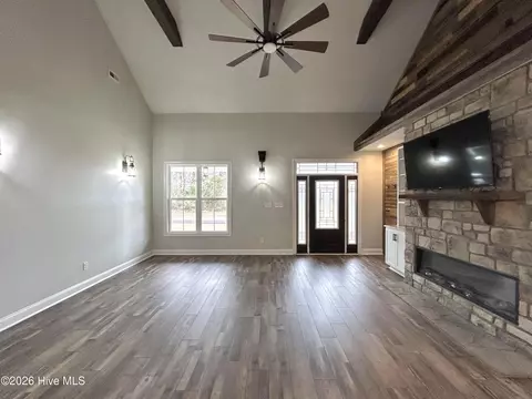 Living - 1269 Deep Bottom Rd, Wallace, NC 28466 photo 3 of 7