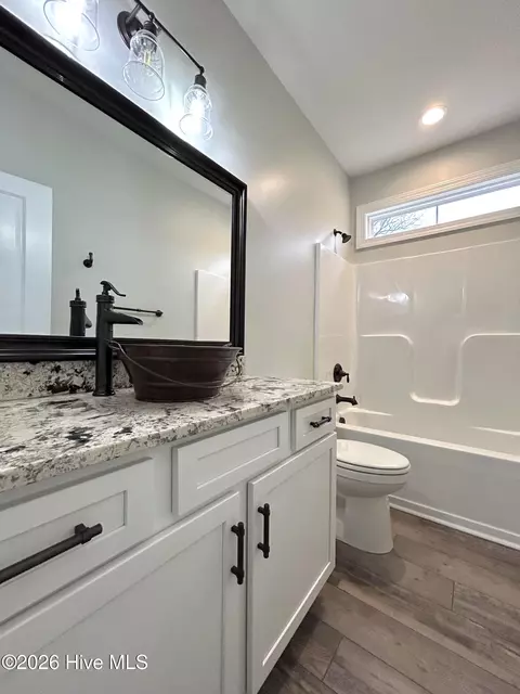 Bath - 1269 Deep Bottom Rd, Wallace, NC 28466 photo 2 of 10