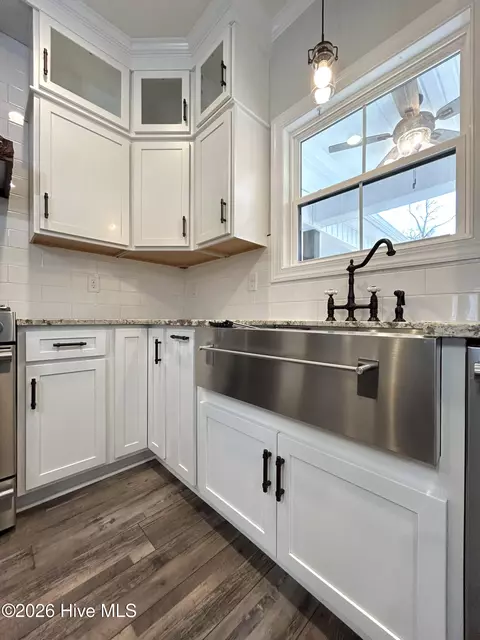 Kitchen - 1269 Deep Bottom Rd, Wallace, NC 28466 photo 2 of 11