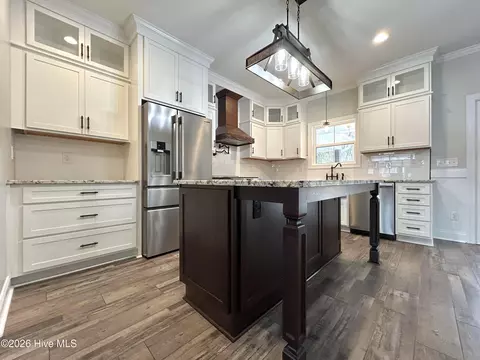 Kitchen - 1269 Deep Bottom Rd, Wallace, NC 28466 photo 9 of 11