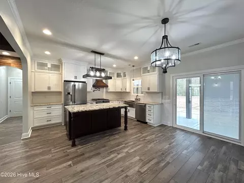 Kitchen - 1269 Deep Bottom Rd, Wallace, NC 28466 photo 11 of 11