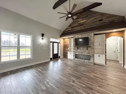 Living - 1269 Deep Bottom Rd, Wallace, NC 28466 photo 2 of 7