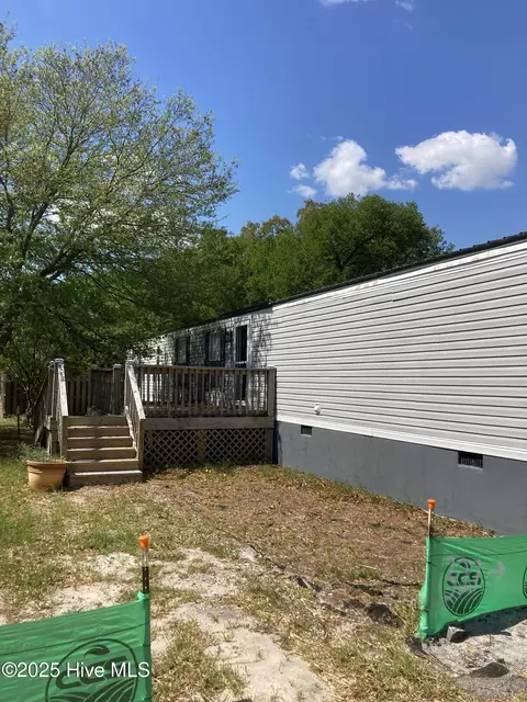 6110 Gordon Rd, Wilmington, NC 28411