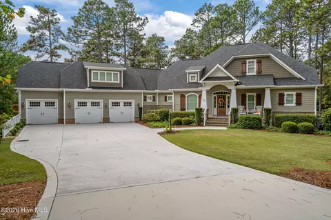 30 Prestwick Ct, Pinehurst, NC 28374