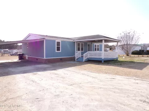 376 Midway Dr, Chadbourn, NC 28431