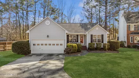 1711 Candlewood Ln, New Bern, NC 28562