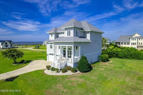 516 Blue Heron Dr, Newport, NC 28570