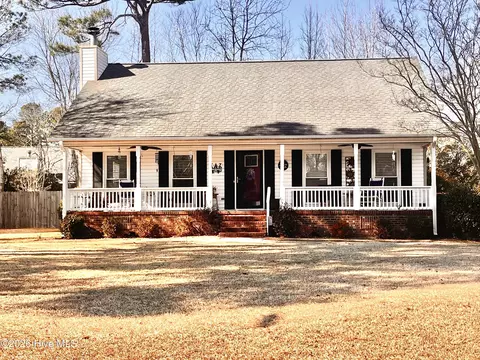 1710 Candlewood Ln, New Bern, NC 28562