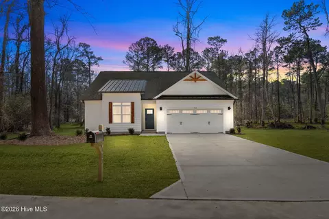 403 Justice Flynn Rd, Riegelwood, NC 28456