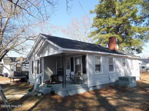 701 Hardee Rd, Kinston, NC 28504