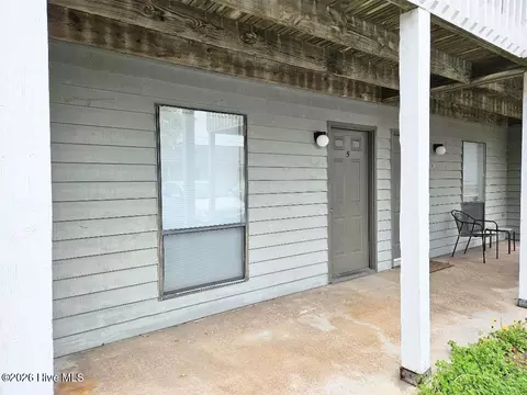 3309 Bridges St, Morehead City, NC 28557