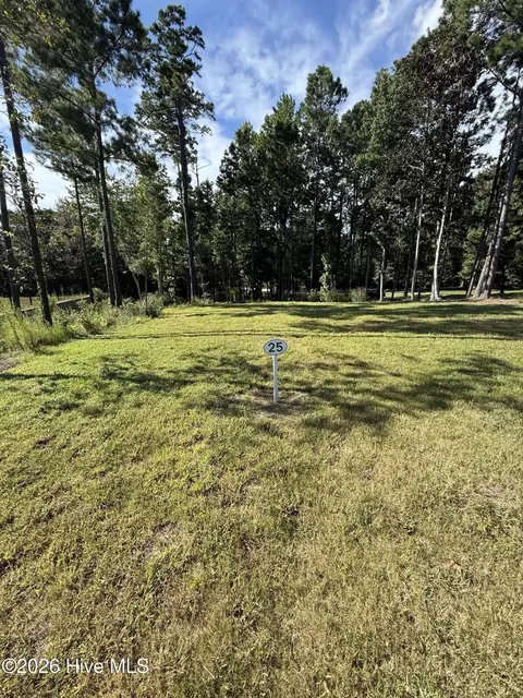 702 Helmsdale Dr, Wilmington, NC 28405