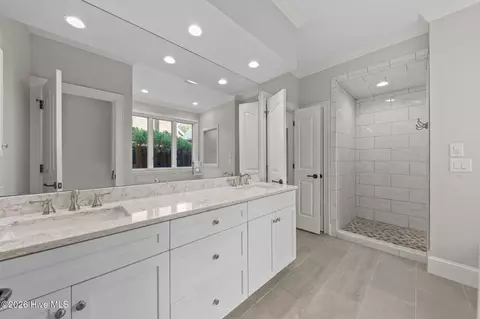Bath - 4 Chalford Pl, Pinehurst, NC 28374 photo 1 of 4