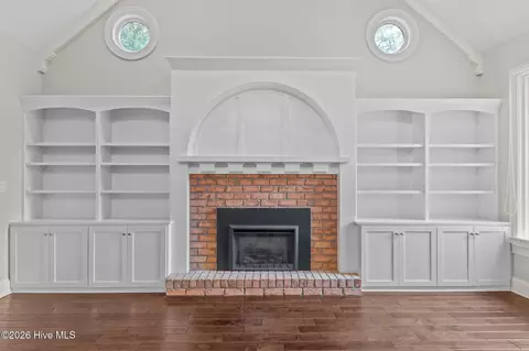 Living - 4 Chalford Pl, Pinehurst, NC 28374 photo 4 of 6