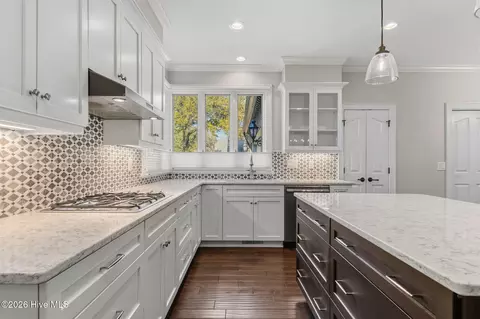 Kitchen - 4 Chalford Pl, Pinehurst, NC 28374 photo 7 of 7