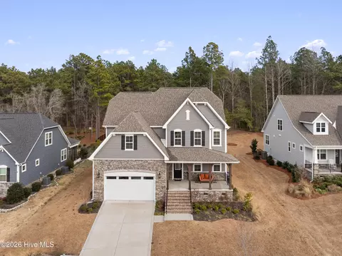 127 Plantation Dr, Southern Pines, NC 28387