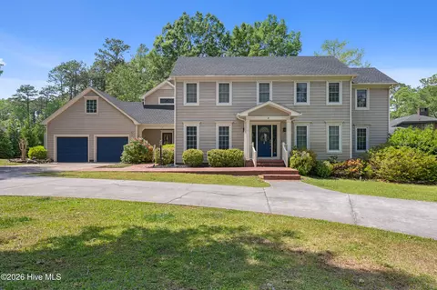 2215 Perry Dr, Jacksonville, NC 28546