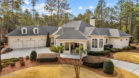 1 Woodward Pl, Pinehurst, NC 28374
