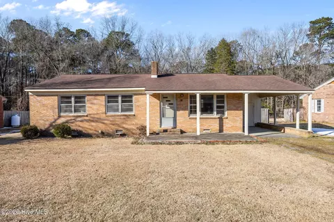 311 Crandell St, Robersonville, NC 27871