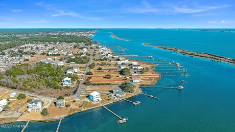 363 Live Oak Rd, Newport, NC 28570