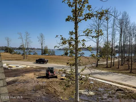 View/Area - 1061 Crown Pointe Dr, Hampstead, NC 28443 photo 2 of 15
