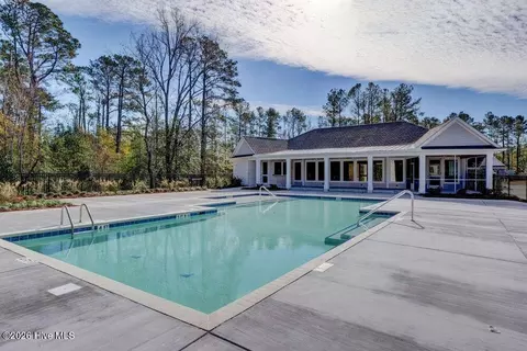 Exterior - 1061 Crown Pointe Dr, Hampstead, NC 28443 photo 1 of 7