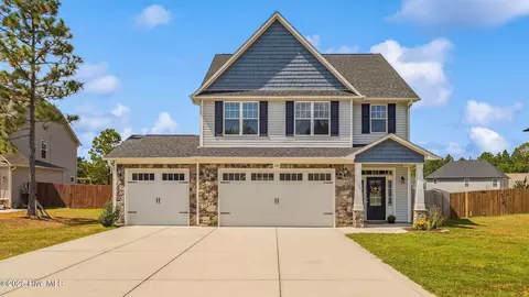 1141 Yellowwood Dr, Aberdeen, NC 28315