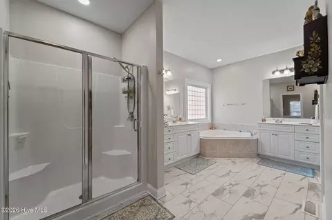 Bath - 121 Sakonnet Trl, Pinehurst, NC 28374 photo 1 of 4