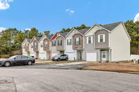 319 Cedar Island Trl, Holly Ridge, NC 28445