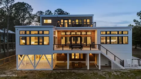 135 Heron Cove Rd, Hampstead, NC 28443