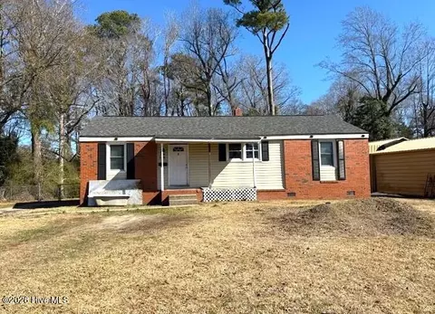 308 Woodhaven Dr, Jacksonville, NC 28540