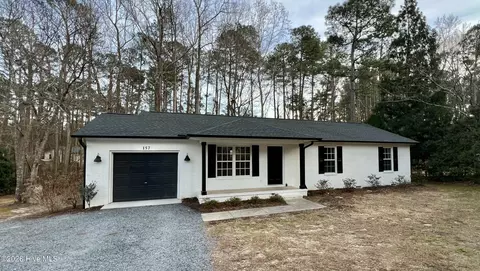 157 Edinburgh Dr, Carthage, NC 28327