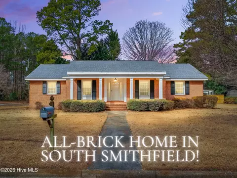 808 Chestnut Dr, Smithfield, NC 27577