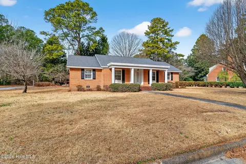 808 Chestnut Dr, Smithfield, NC 27577