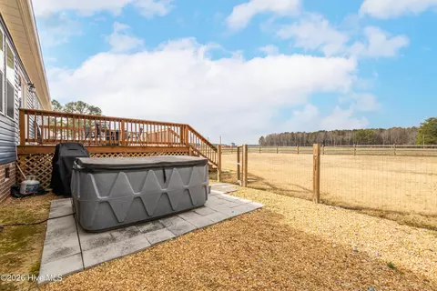 Exterior - 205 Terrace Ln, Conway, NC 27820 photo 6 of 10