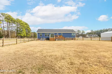Exterior - 205 Terrace Ln, Conway, NC 27820 photo 8 of 10
