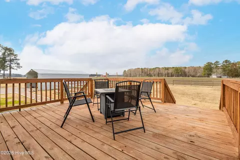Exterior - 205 Terrace Ln, Conway, NC 27820 photo 5 of 10