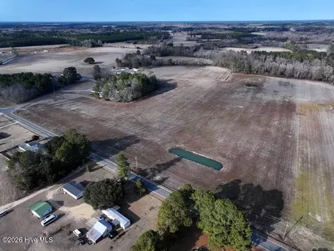 2 Raynham Road, Fairmont, NC 28340